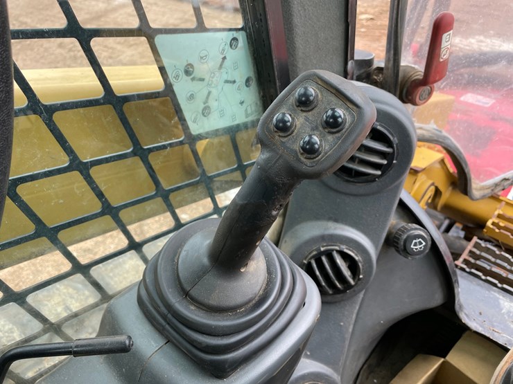 2019-caterpillar-299d2-xhp-image-47