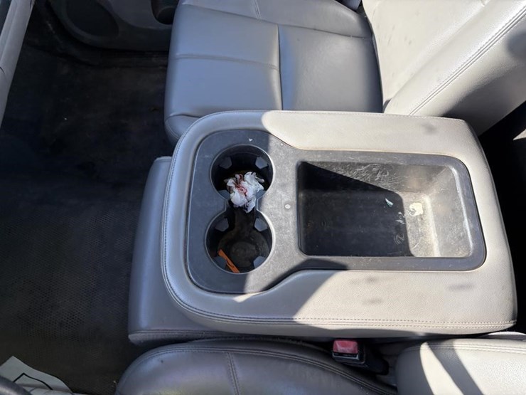 2011-chevrolet-3500-image-18