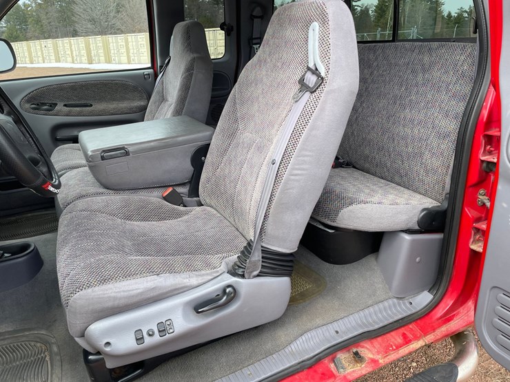 1999-dodge-ram-3500-image-30