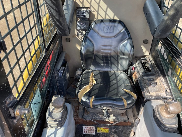 caterpillar-247b3-image-33