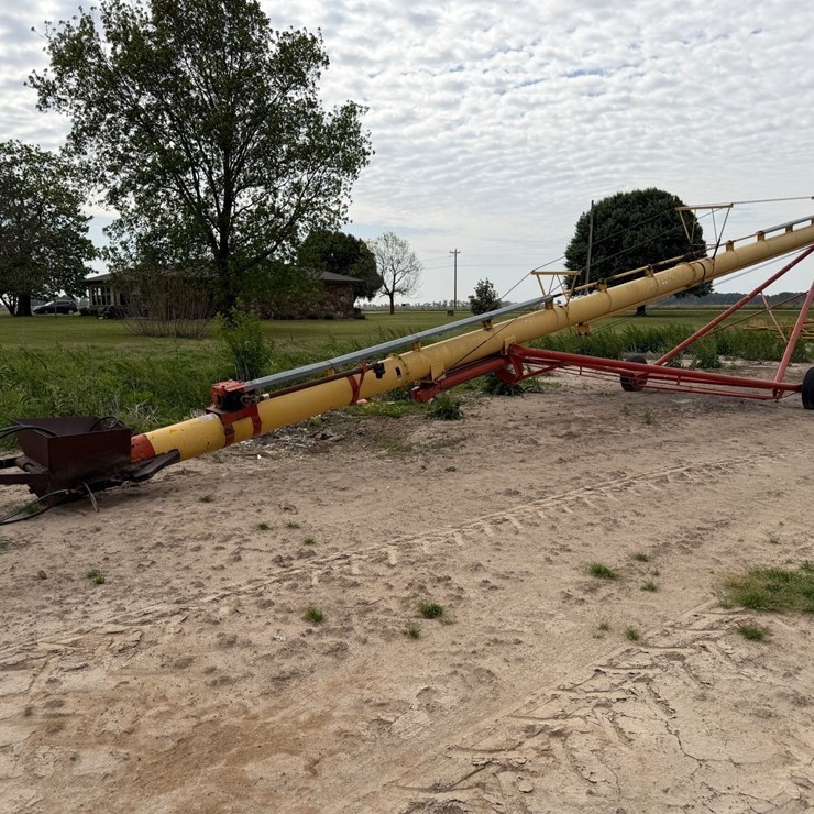 #46912 • Westfield 70' Grain Auger