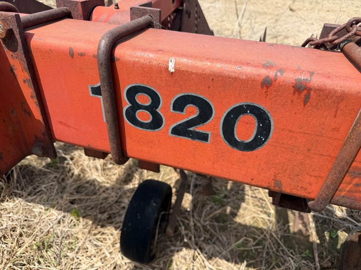 case-ih-1820-image-40