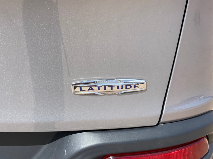 2014-jeep-cherokee-image-23