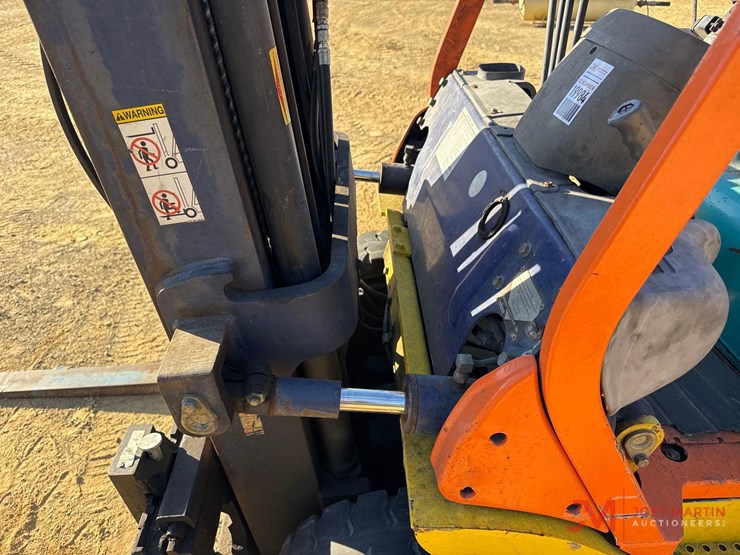 komatsu-fg25t-12-image-7