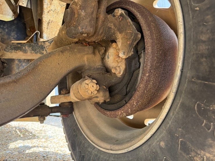 1998-freightliner-108sd-plus-image-14