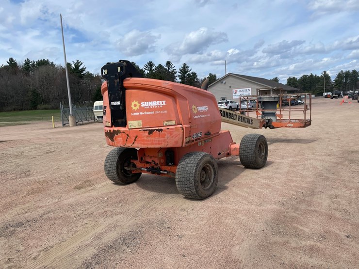 2016-jlg-400s-image-8