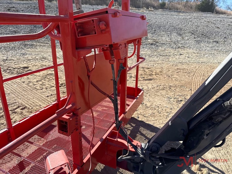 2017-skyjack-sj66t-image-10