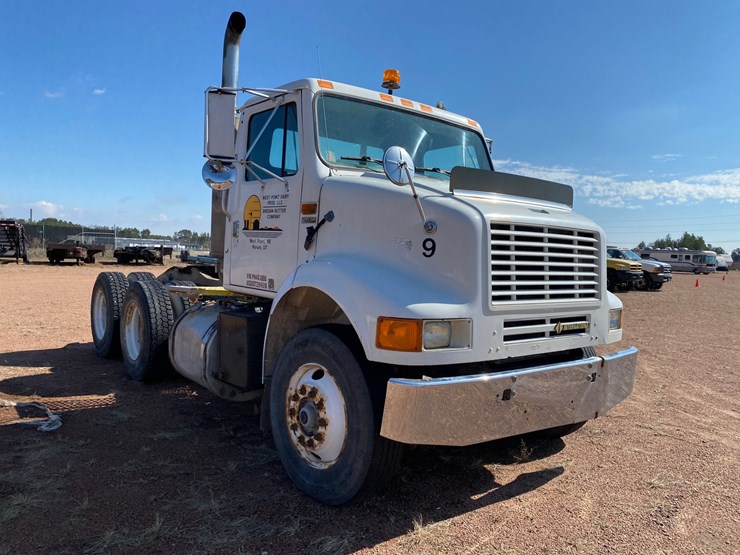 1993-international-8100-image-3