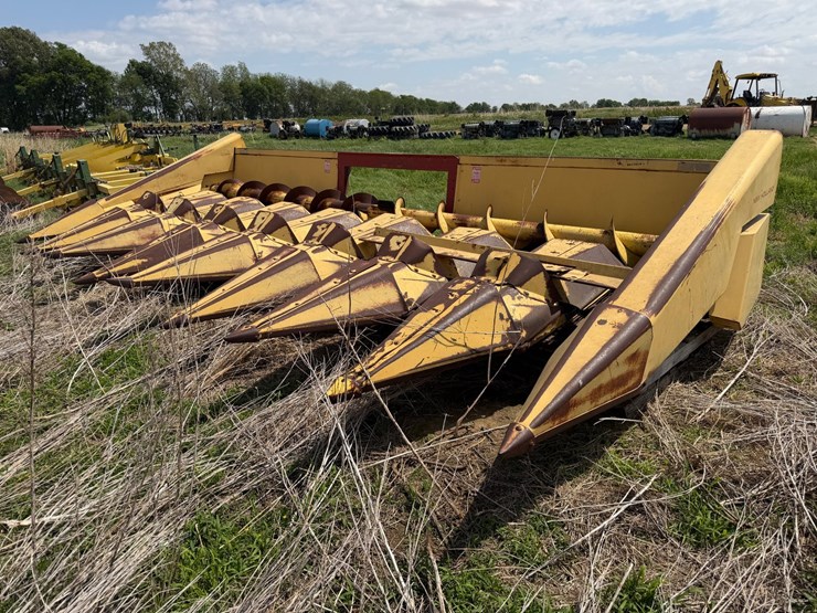 8-new-holland-8-image-3