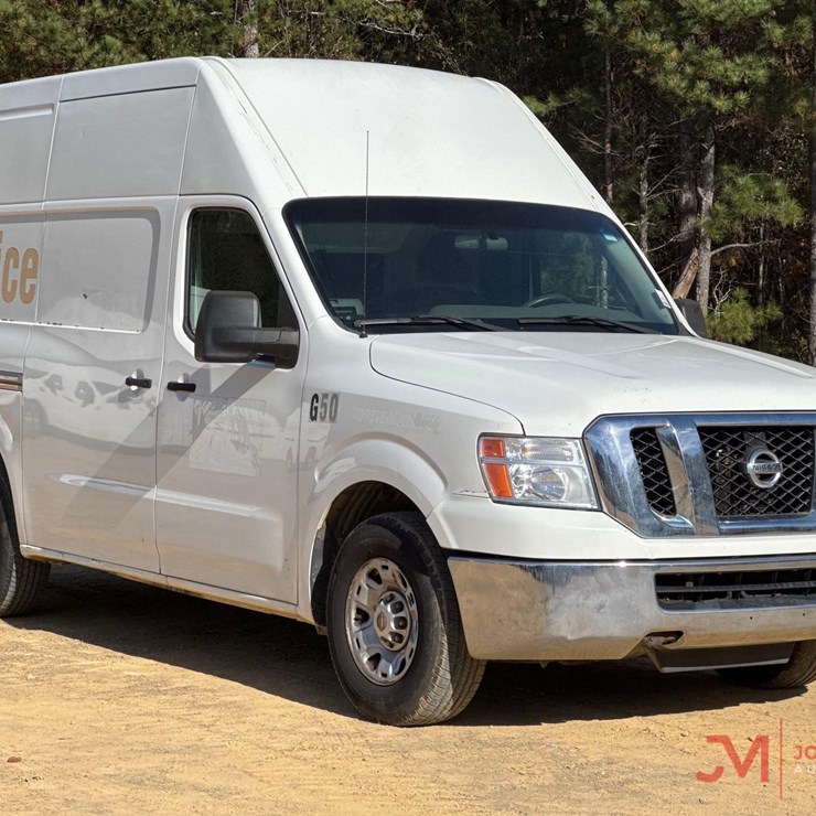 2013 NISSAN NV3500HD