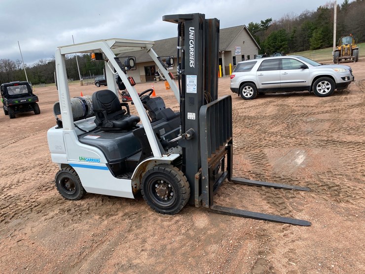 #1163-•-unicarriers-3,450-lbs-lp-forklift-image-4