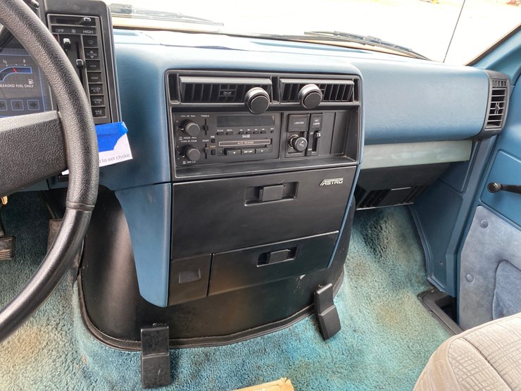 1985-chevrolet-astro-image-31