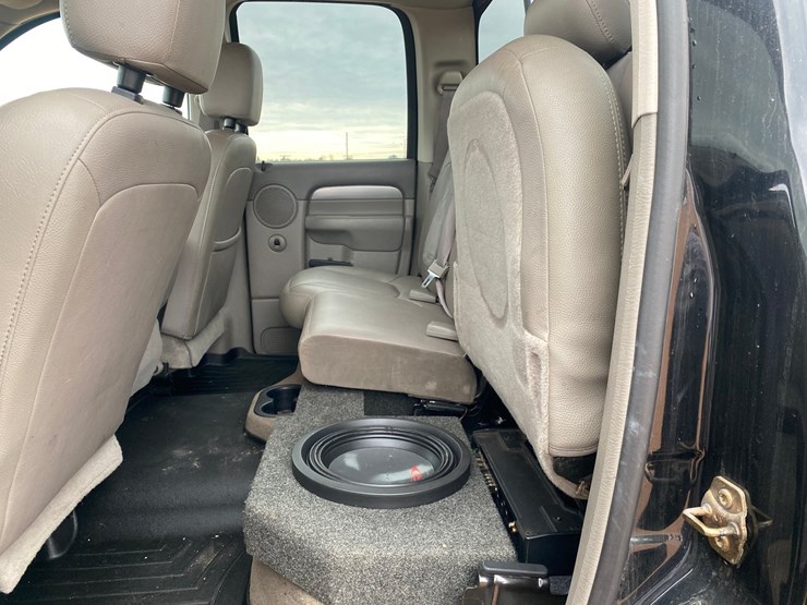 2005-dodge-2500-image-34