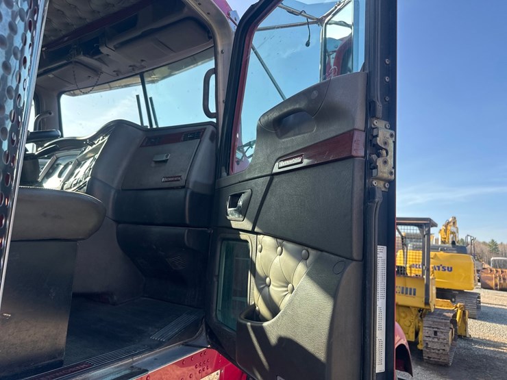 2006-kenworth-w900-image-28