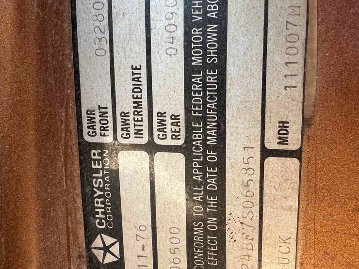 1977-dodge-power-wagon-image-18