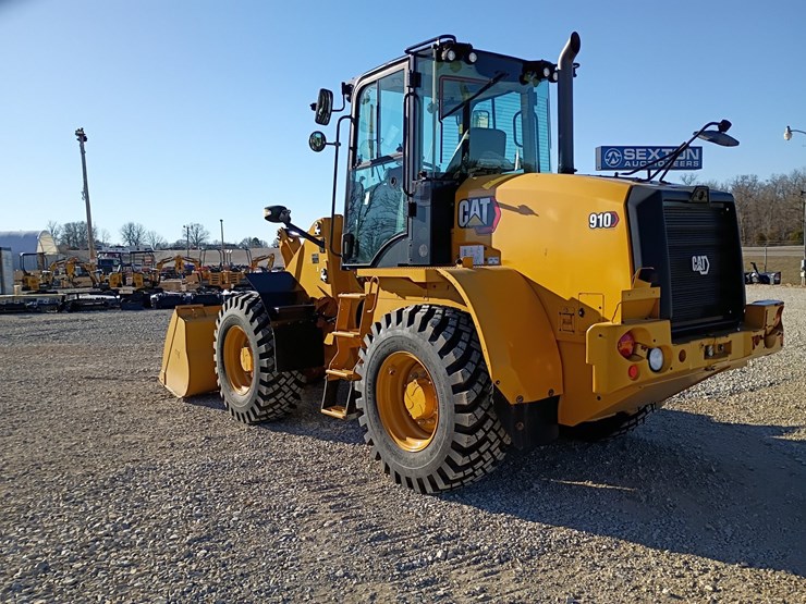 2023-caterpillar-910-image-5