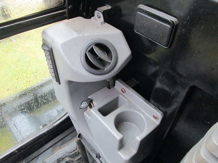 caterpillar-305.5-image-45