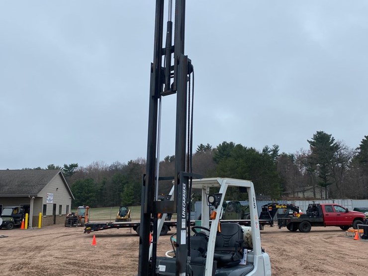 #1167-•-unicarriers-3,250lb-lp-forklift-image-16