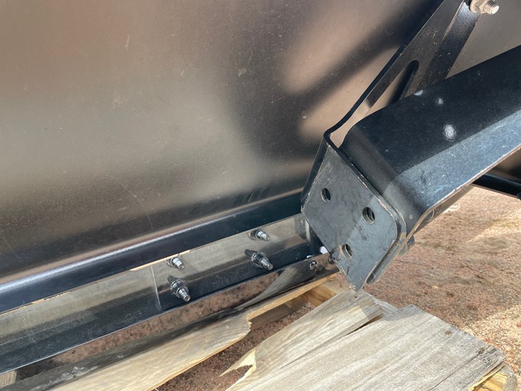 freightliner-108sd-image-10