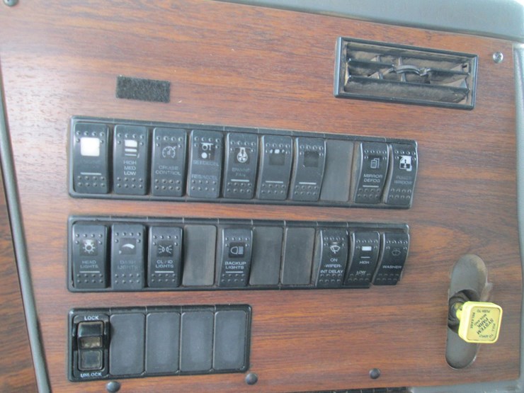 1999-caterpillar-c12-image-40