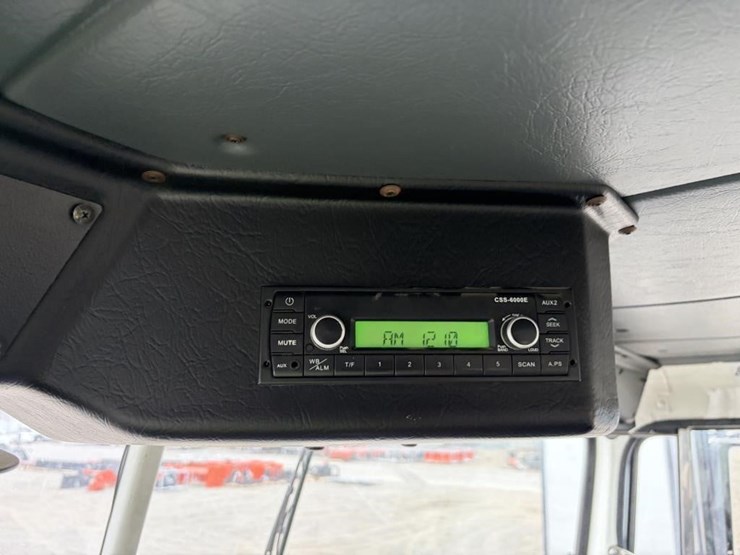 2011-autocar-xpeditor-image-18