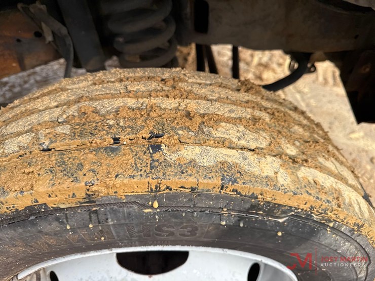 2005-ford-f550-xl-image-12