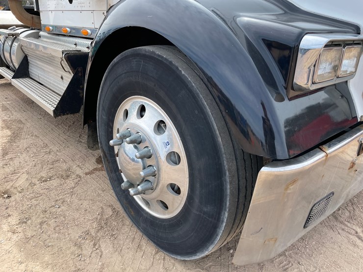 2009-kenworth-w900-image-16