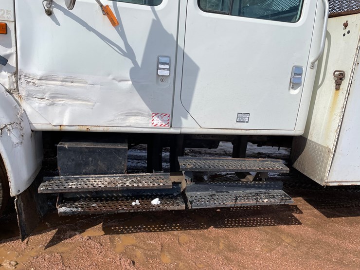 2002-international-4700-image-15