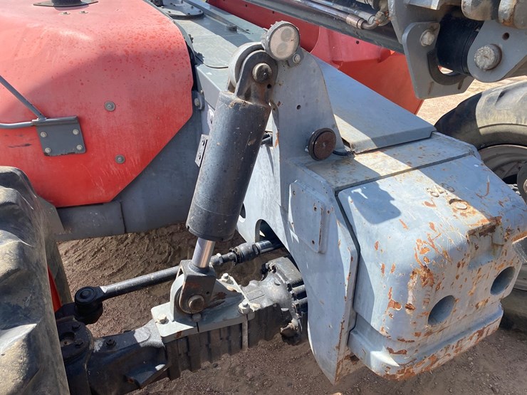 #1306-•-2018-skyjack-8,000lb-telehandler-image-43