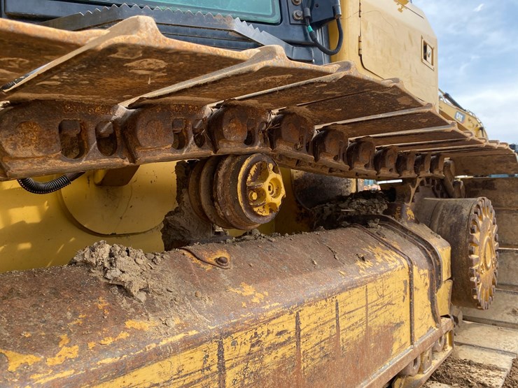 2016-caterpillar-d5k2-lgp-image-23