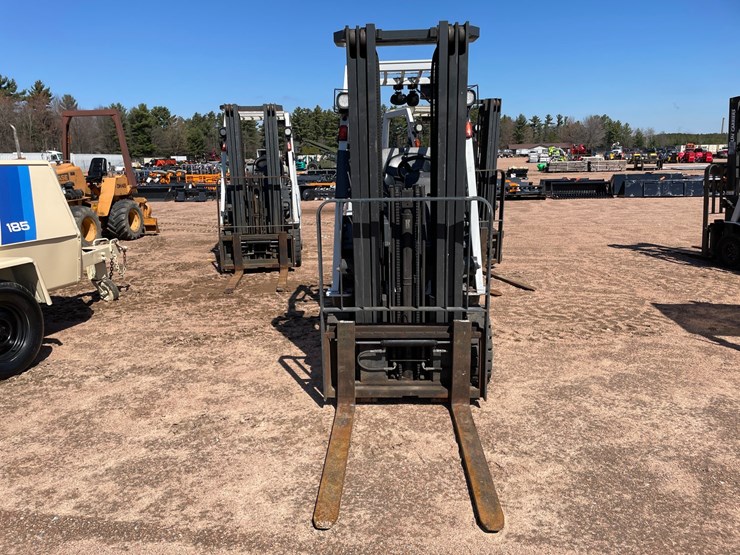 #1136-•-unicarriers-lp-forklift-image-7