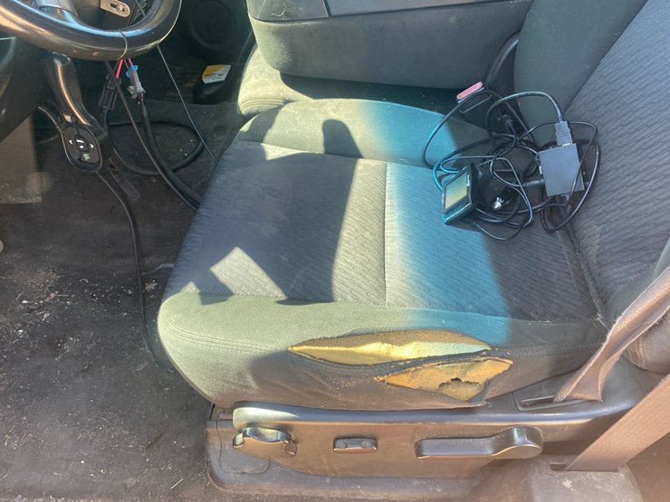 2012-chevrolet-silverado-1500-image-40