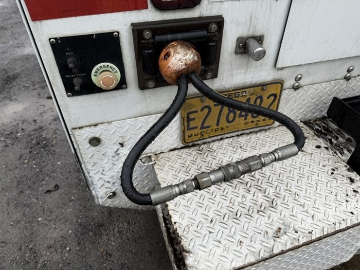 2017-ford-f550-sd-image-20