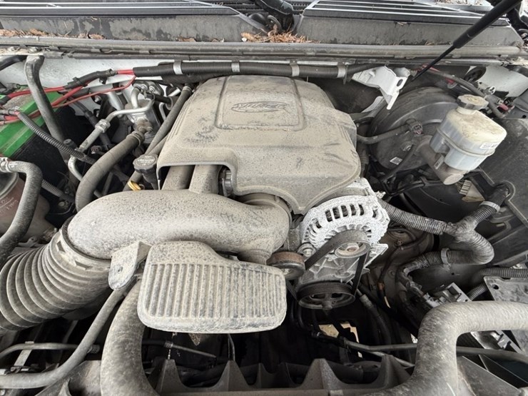 2013-chevrolet-tahoe-image-12