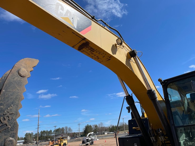 caterpillar-324e-image-20