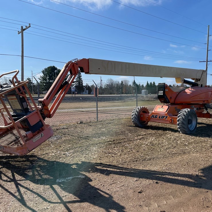 2008 JLG M600J