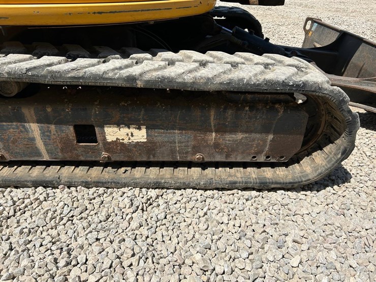 2016-deere-35g-image-13