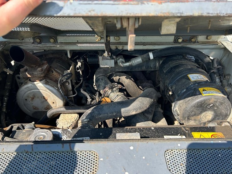 2016-takeuchi-tl8-image-15