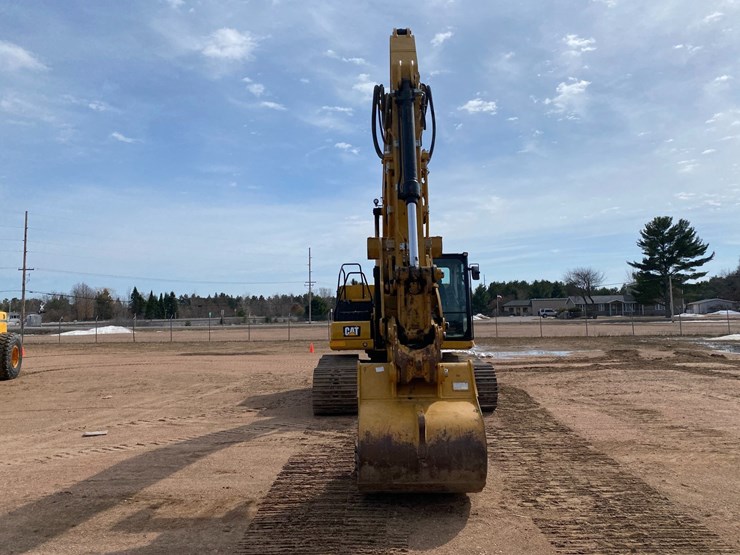 2018-caterpillar-320-image-2