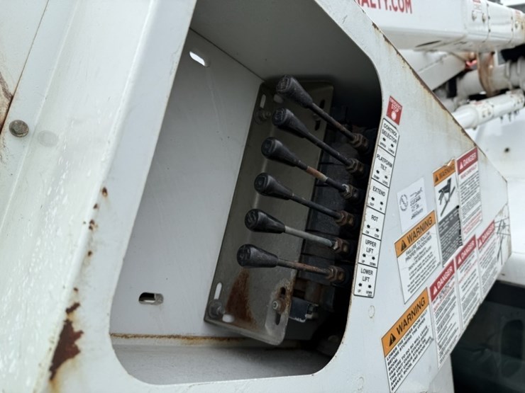 2015-ford-f550-sd-image-26