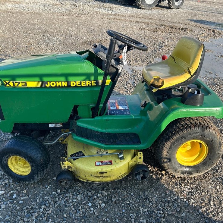 JOHN DEERE LX173
