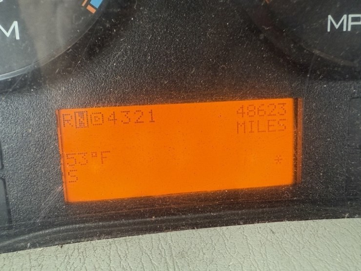 2013-international-7600-image-30