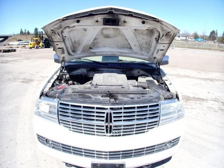 2009-lincoln-navigator-image-43