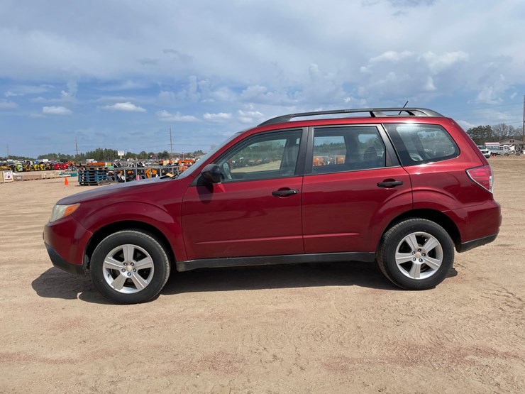 2011-subaru-forester-image-8