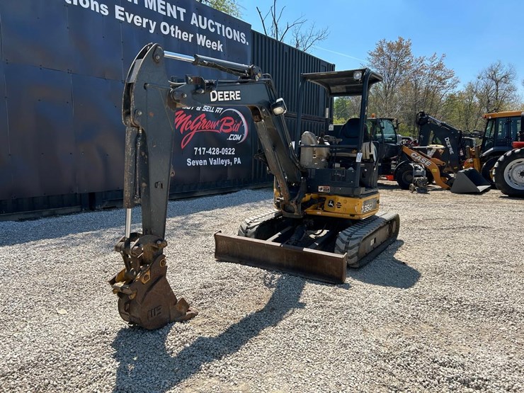 2016-deere-35g-image-7