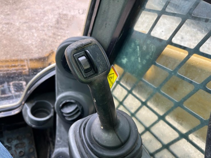 2018-caterpillar-289d-image-21