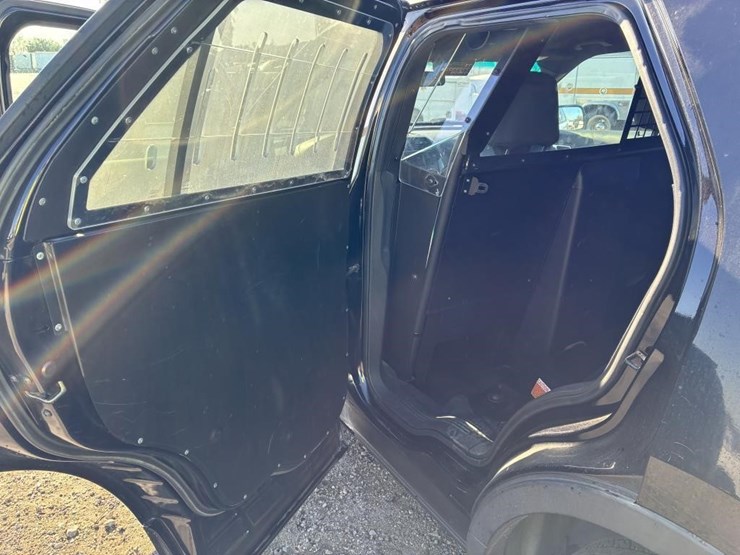 2017-ford-explorer-police-interceptor-image-10