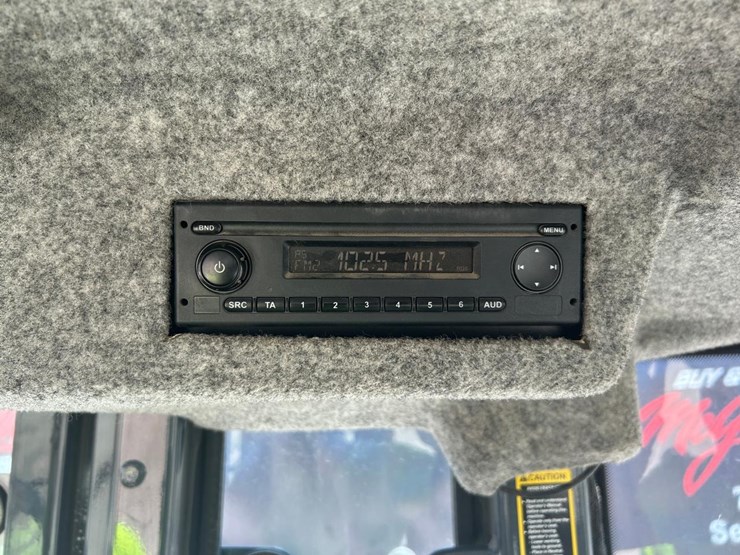 2020-deere-310l-image-30