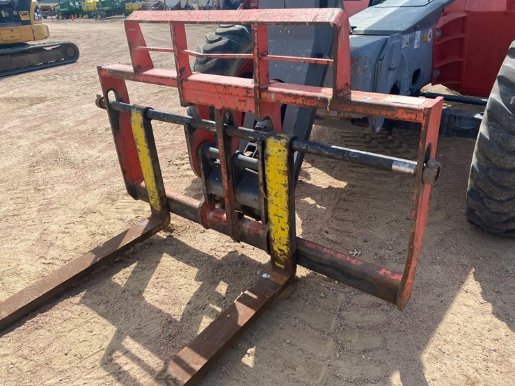 #1306-•-2018-skyjack-8,000lb-telehandler-image-16