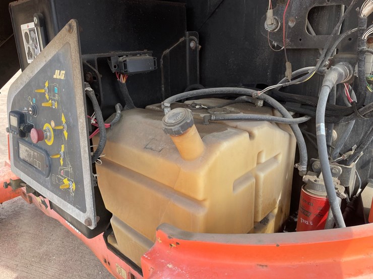 2016-jlg-400s-image-33